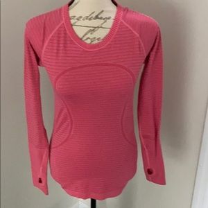 Lululemon  pink stretch shirt